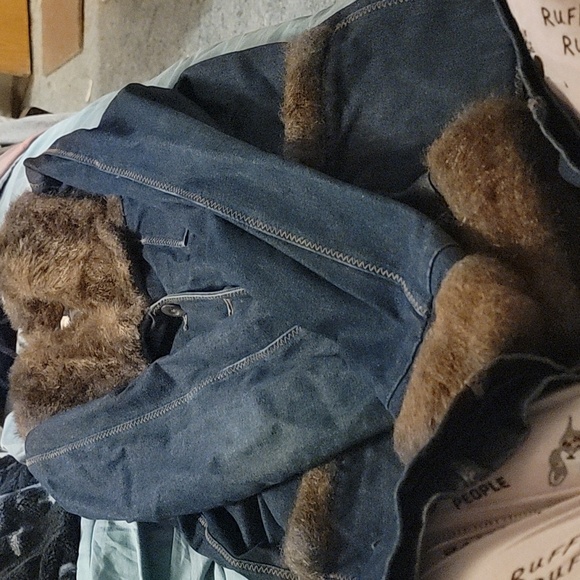 Coat - Picture 4 of 4